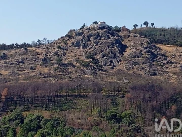 Moradia T2 para Venda em Santiago Maior