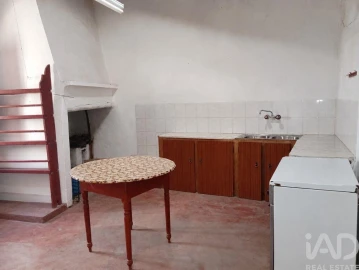 Moradia T2 para Venda em Santiago Maior