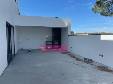 Moradia T4 para Venda em Nossa Sra de Fatima