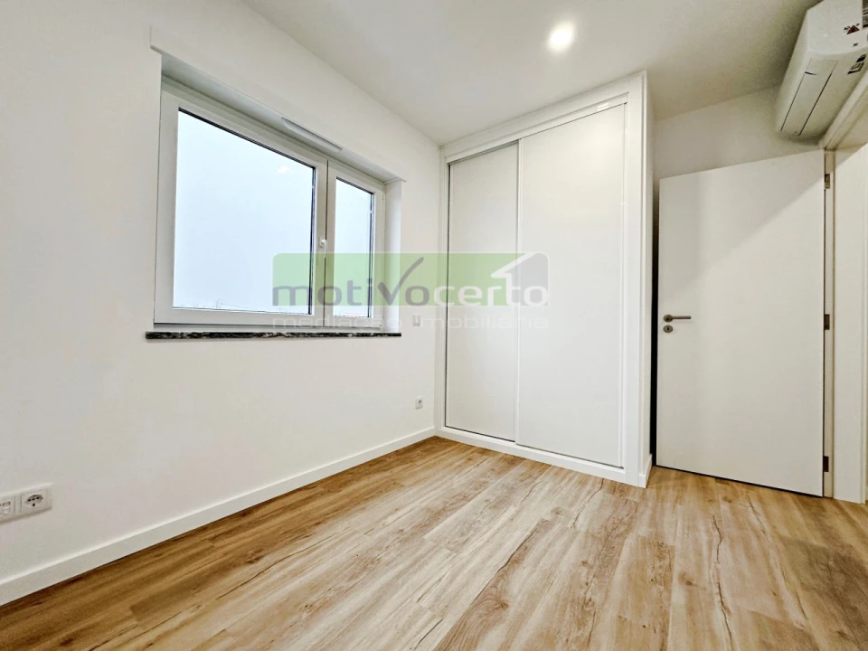 Apartamento T2 para Venda em Beato Foto 4