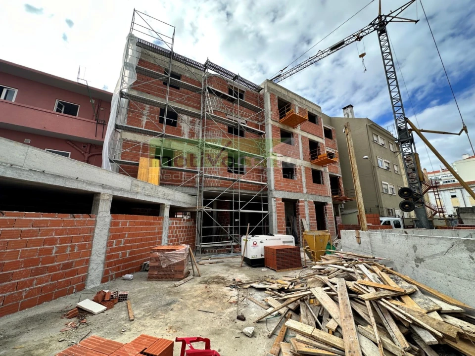 Apartamento T2 para Venda em Beato Foto 1