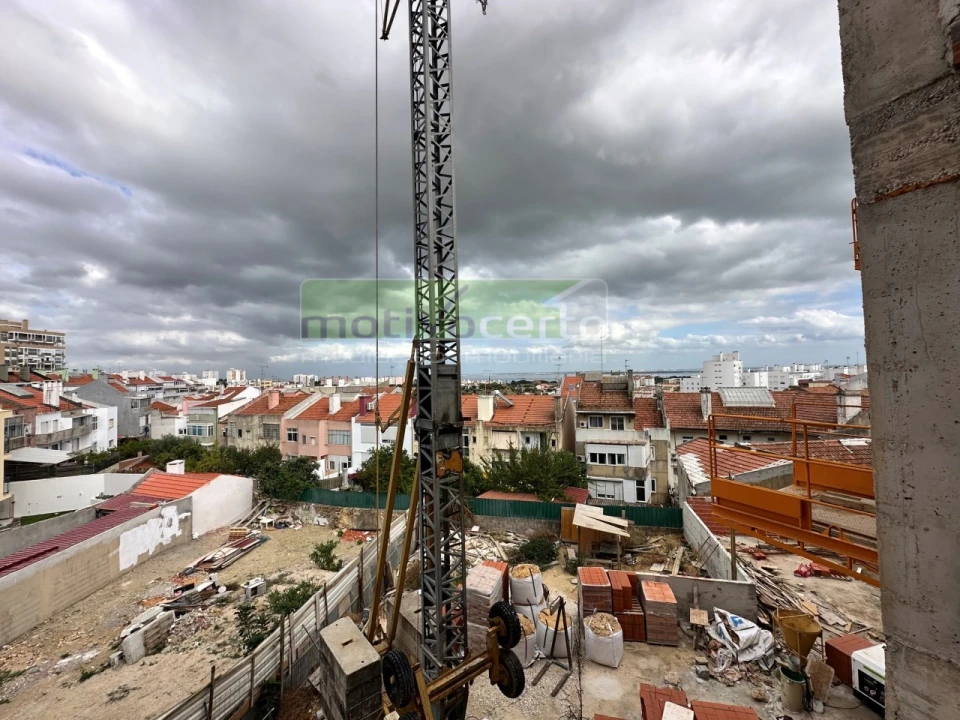 Apartamento T2 para Venda em Beato Foto 15