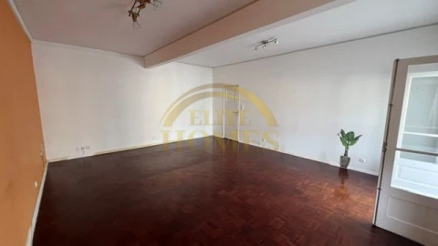 Apartamento T2 para Venda em Oeiras e São Julião da Barra, Paço de Arcos e Caxias