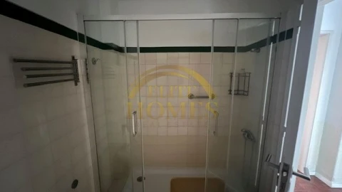 Apartamento T2 para Venda em Oeiras e São Julião da Barra, Paço de Arcos e Caxias