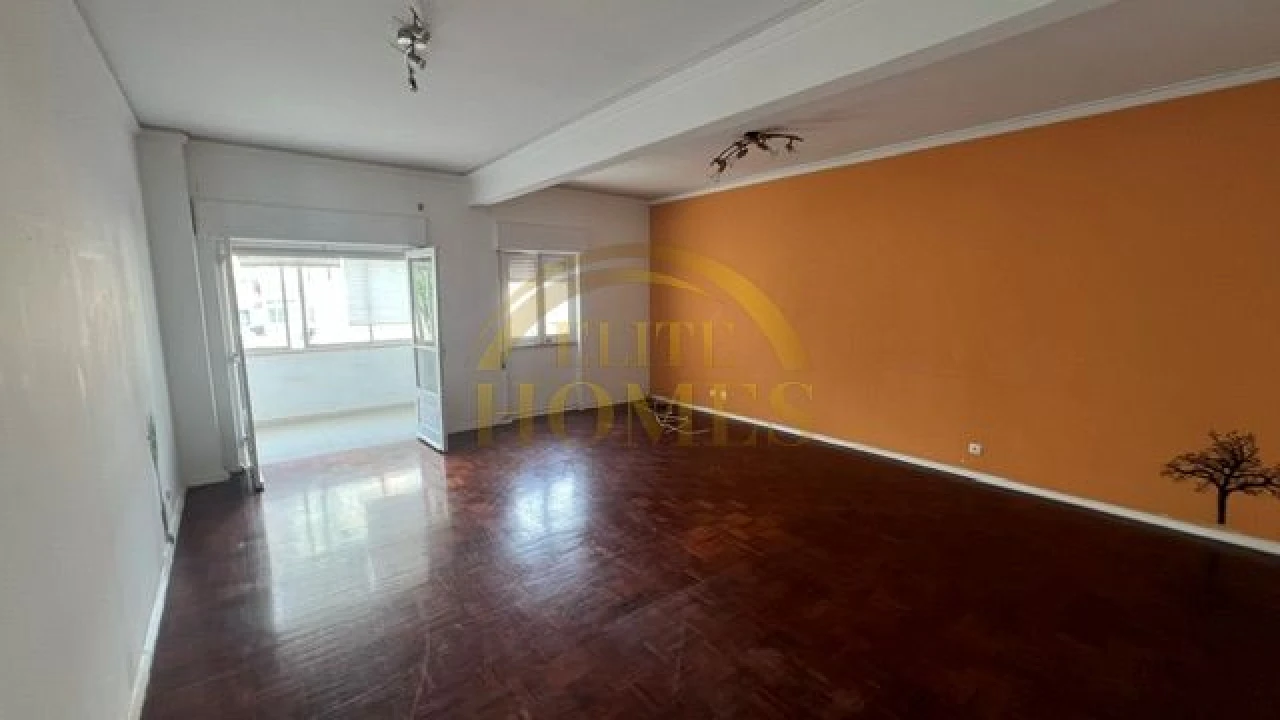 Apartamento T2 para Venda em Oeiras e São Julião da Barra, Paço de Arcos e Caxias Foto 1