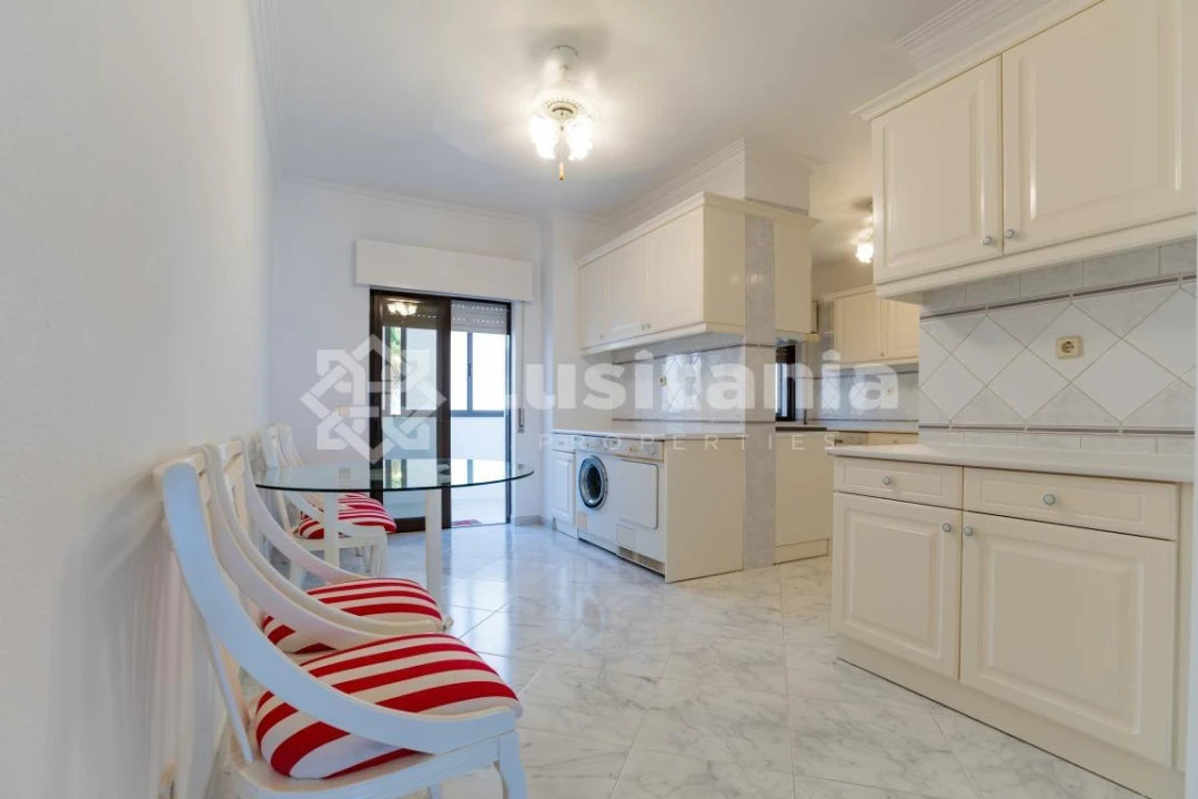 Apartamento T3 para Venda em Quarteira Foto 26