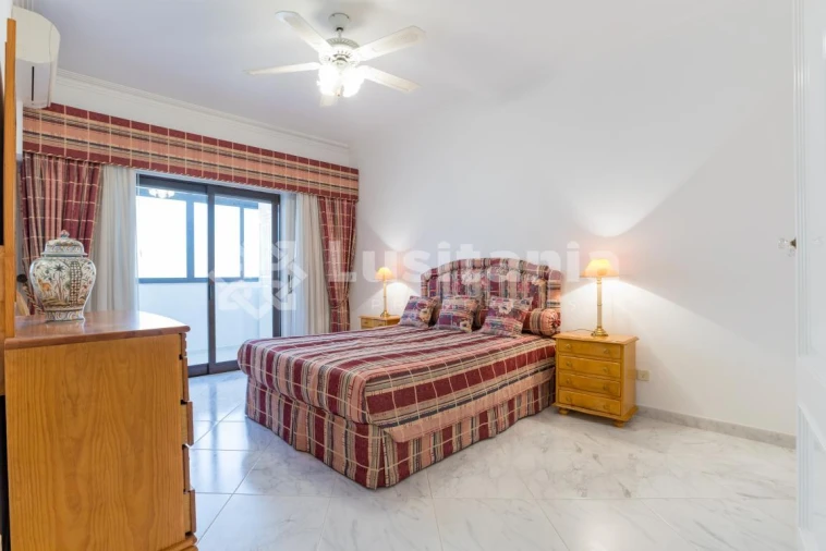 Apartamento T3 para Venda em Quarteira Foto 19
