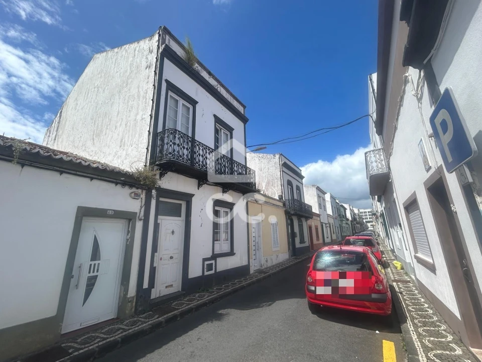 Moradia T5 para Venda em Ponta Delgada (São José) Foto 28