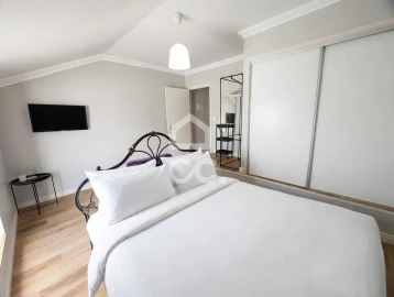Moradia T5 para Venda em Ponta Delgada (São José)