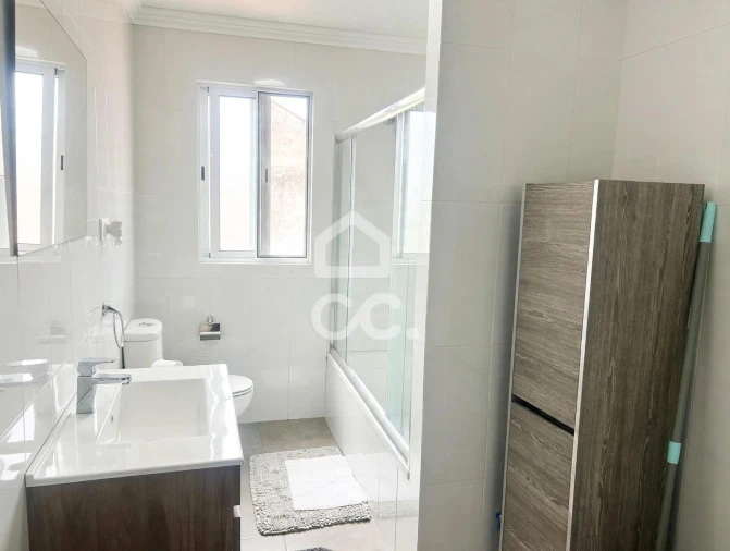 Moradia T5 para Venda em Ponta Delgada (São José) Foto 20