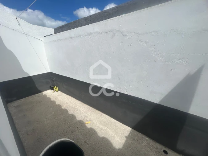 Moradia T5 para Venda em Ponta Delgada (São José) Foto 24