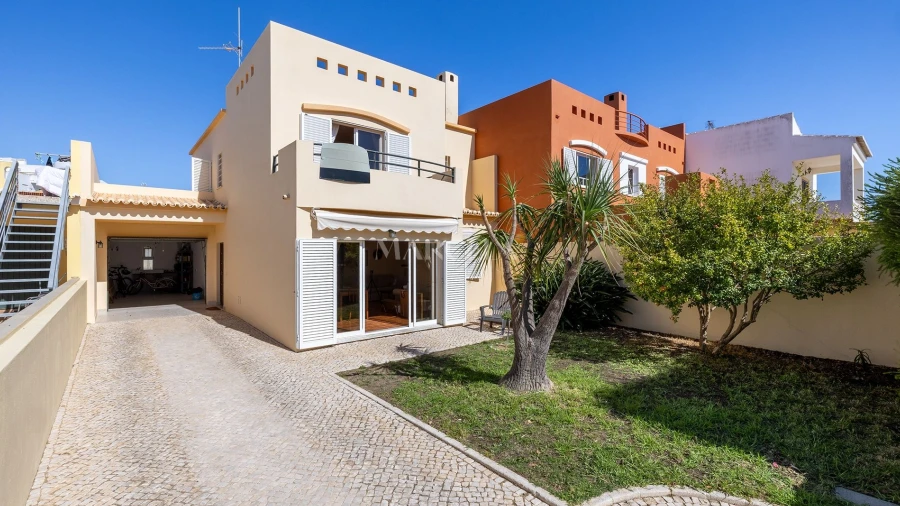 Moradia T4 para Venda em Lagos (São Sebastião e Santa Maria)