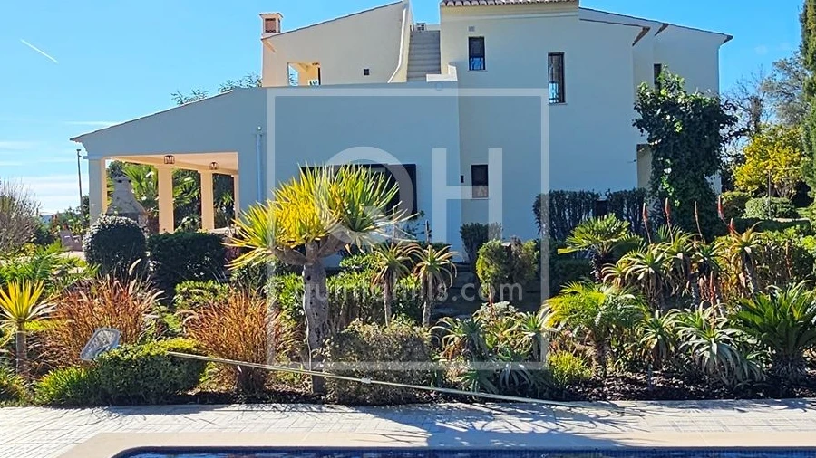 Moradia T3 para Venda em Loule (São Sebastião)