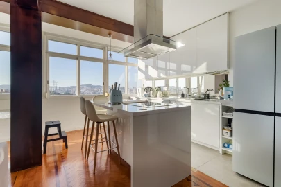 Apartamento T2 para Venda em Santa Clara-A-Nova e Gomes Aires