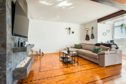 Apartamento T2 para Venda em Santa Clara-A-Nova e Gomes Aires