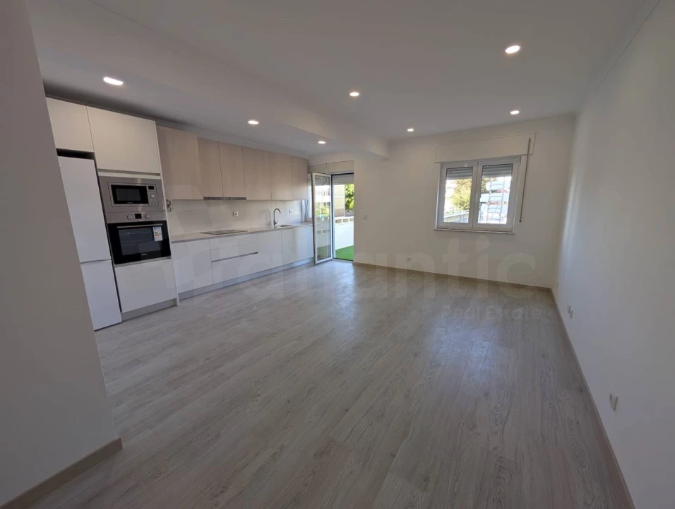 Apartamento T3 para Venda em Massamá e Monte Abraão Foto 1