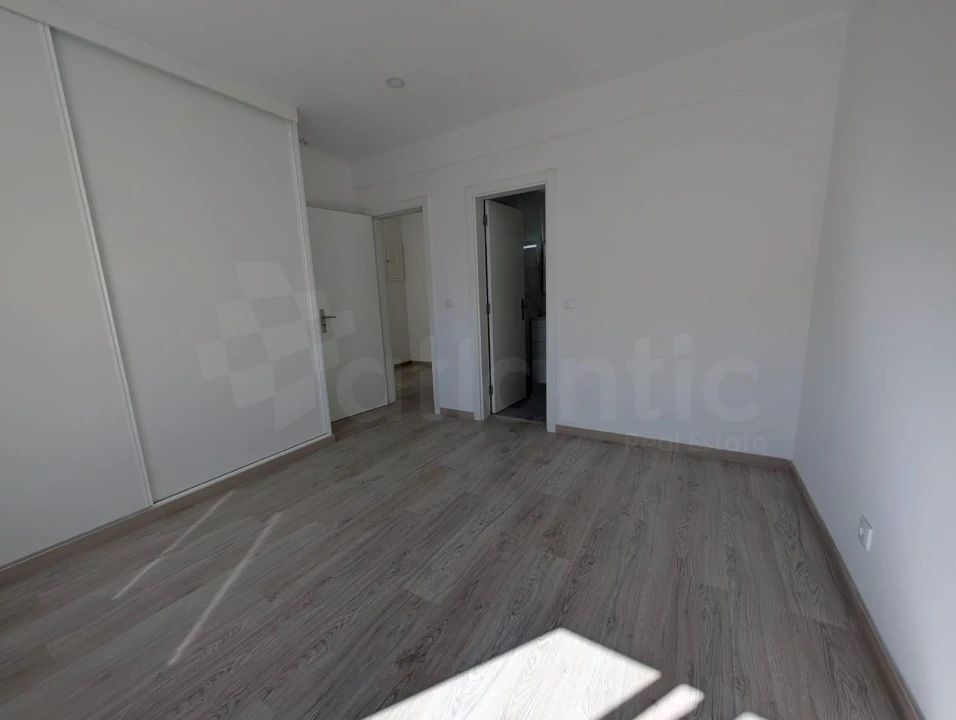 Apartamento T3 para Venda em Massamá e Monte Abraão Foto 18
