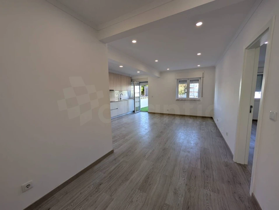 Apartamento T3 para Venda em Massamá e Monte Abraão Foto 2