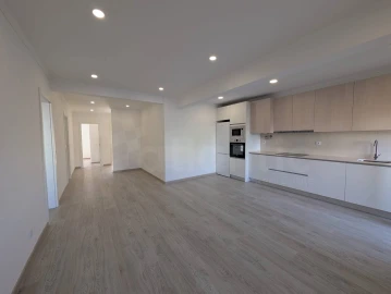 Apartamento T3 para Venda em Massamá e Monte Abraão