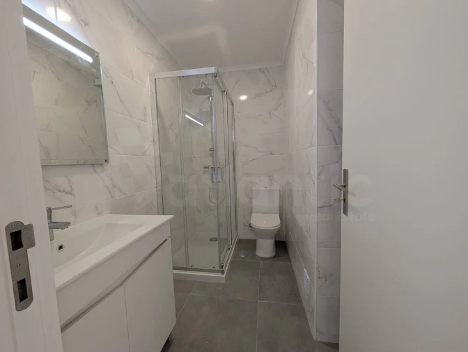 Apartamento T3 para Venda em Massamá e Monte Abraão Foto 21