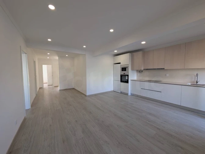 Apartamento T3 para Venda em Massamá e Monte Abraão Foto 5
