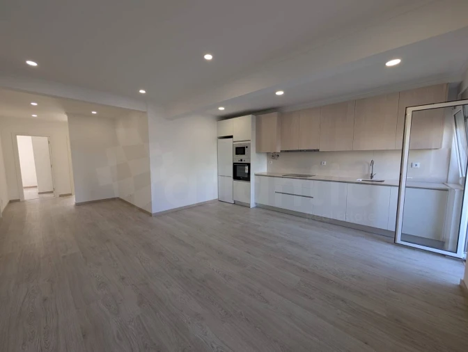 Apartamento T3 para Venda em Massamá e Monte Abraão Foto 4