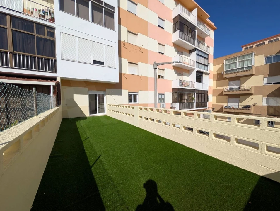 Apartamento T3 para Venda em Massamá e Monte Abraão Foto 28