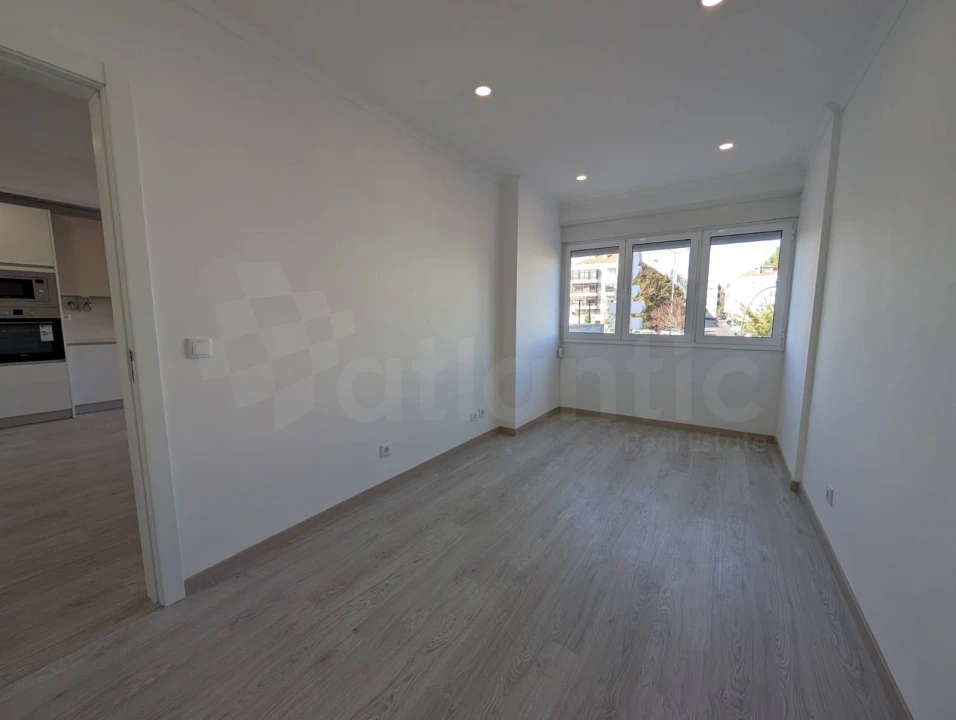 Apartamento T3 para Venda em Massamá e Monte Abraão Foto 9