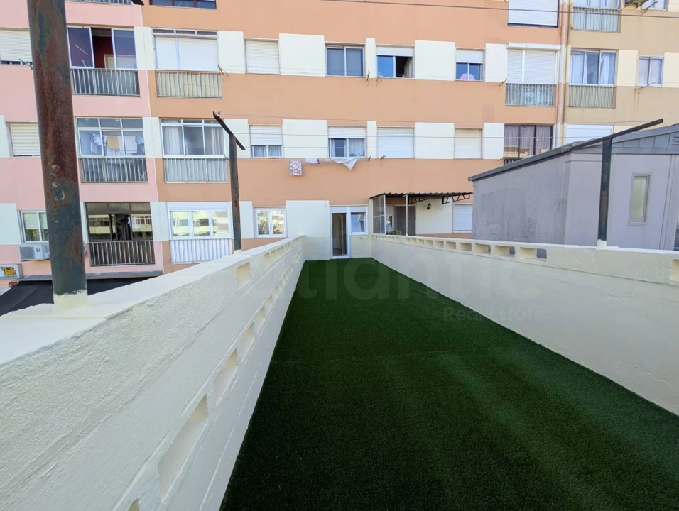 Apartamento T3 para Venda em Massamá e Monte Abraão Foto 29