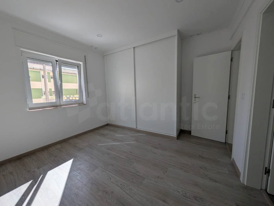 Apartamento T3 para Venda em Massamá e Monte Abraão Foto 19