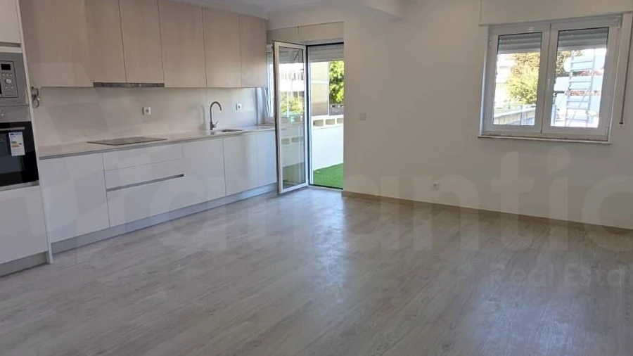Apartamento T3 para Venda em Massamá e Monte Abraão
