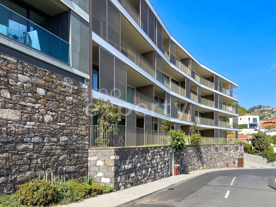Apartamento T2 para Venda em Camara de Lobos Foto 1
