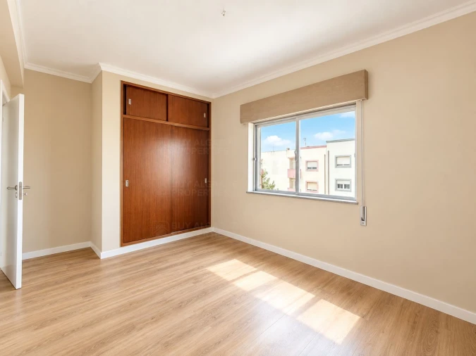 Apartamento T2 para Venda em Portimão Foto 9