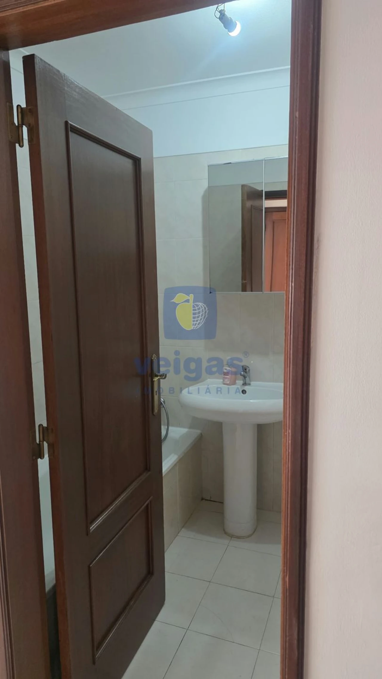 Apartamento T2 para Venda em Rio de Mouro Foto 16