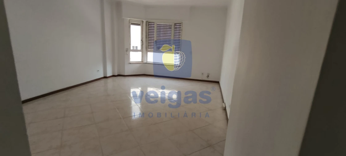 Apartamento T2 para Venda em Rio de Mouro Foto 2