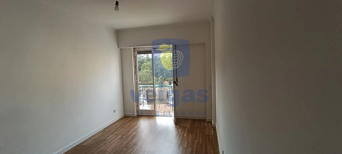 Apartamento T2 para Venda em Rio de Mouro Foto 27