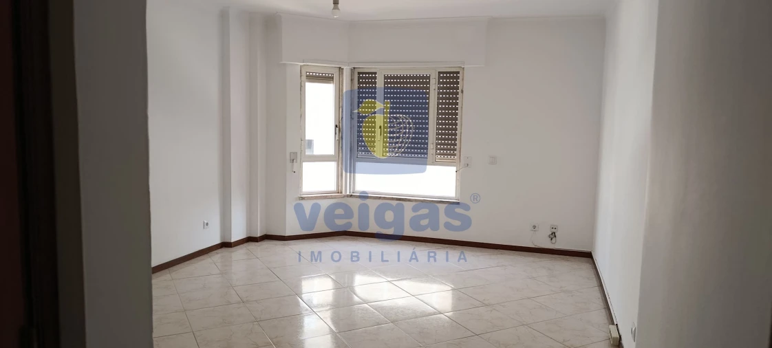 Apartamento T2 para Venda em Rio de Mouro Foto 7