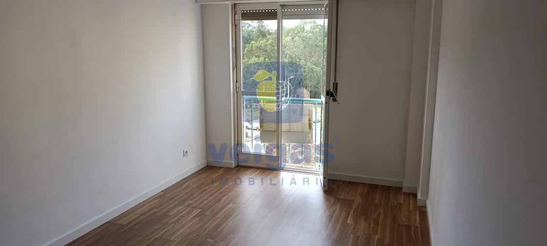 Apartamento T2 para Venda em Rio de Mouro Foto 26