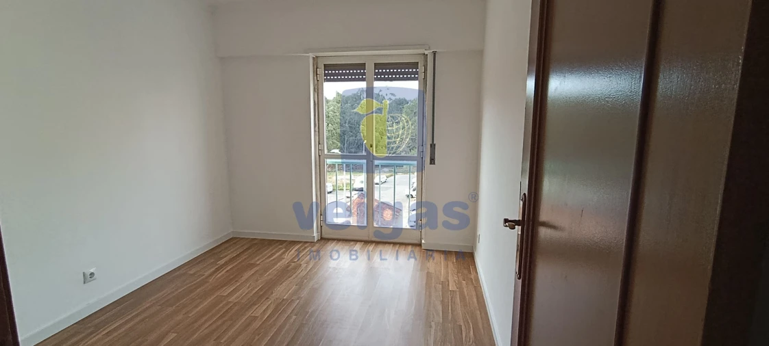 Apartamento T2 para Venda em Rio de Mouro Foto 25