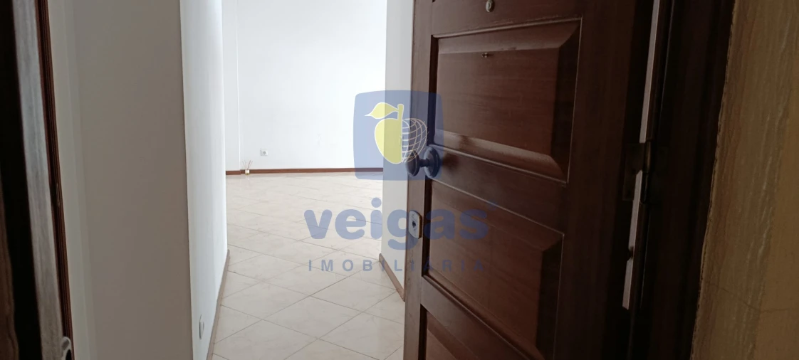Apartamento T2 para Venda em Rio de Mouro Foto 31