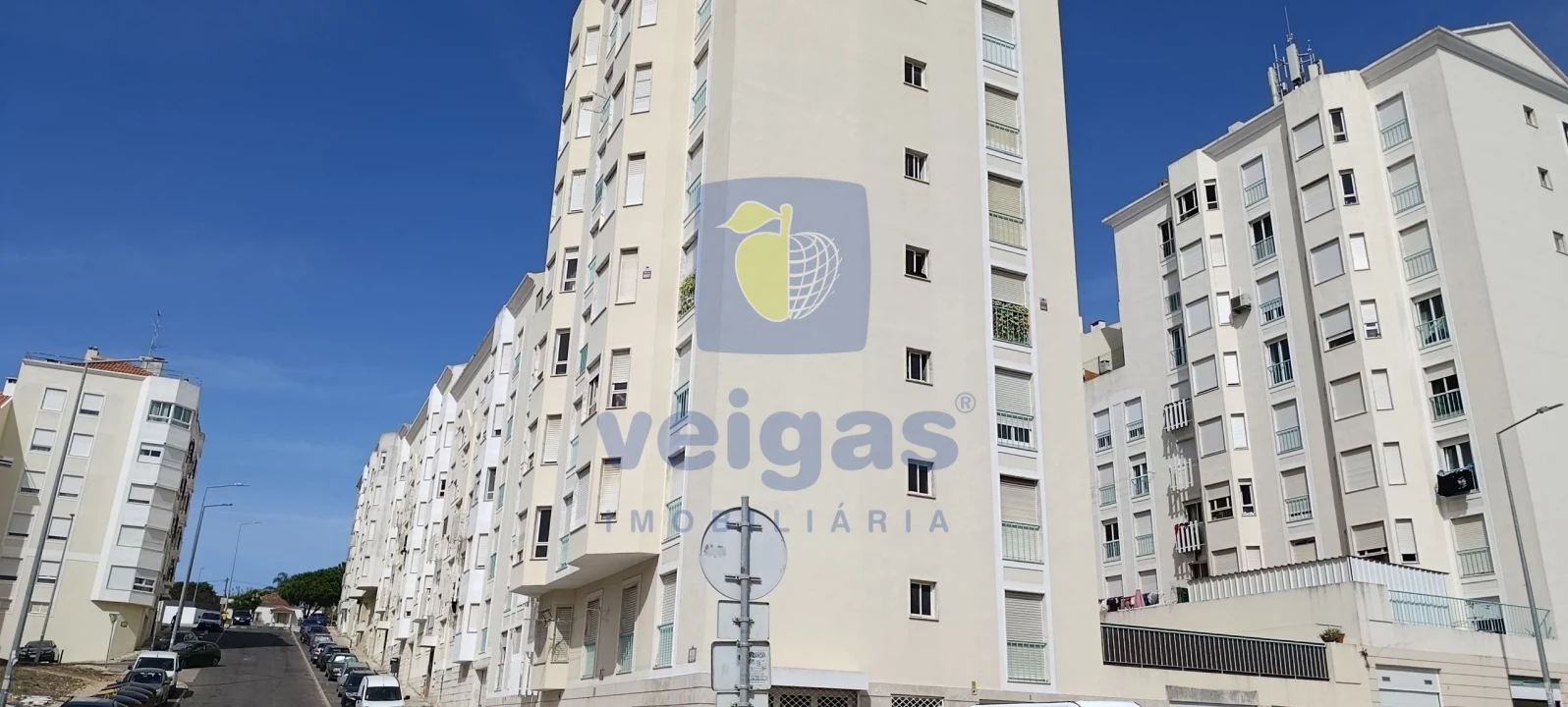 Apartamento T2 para Venda em Rio de Mouro Foto 19