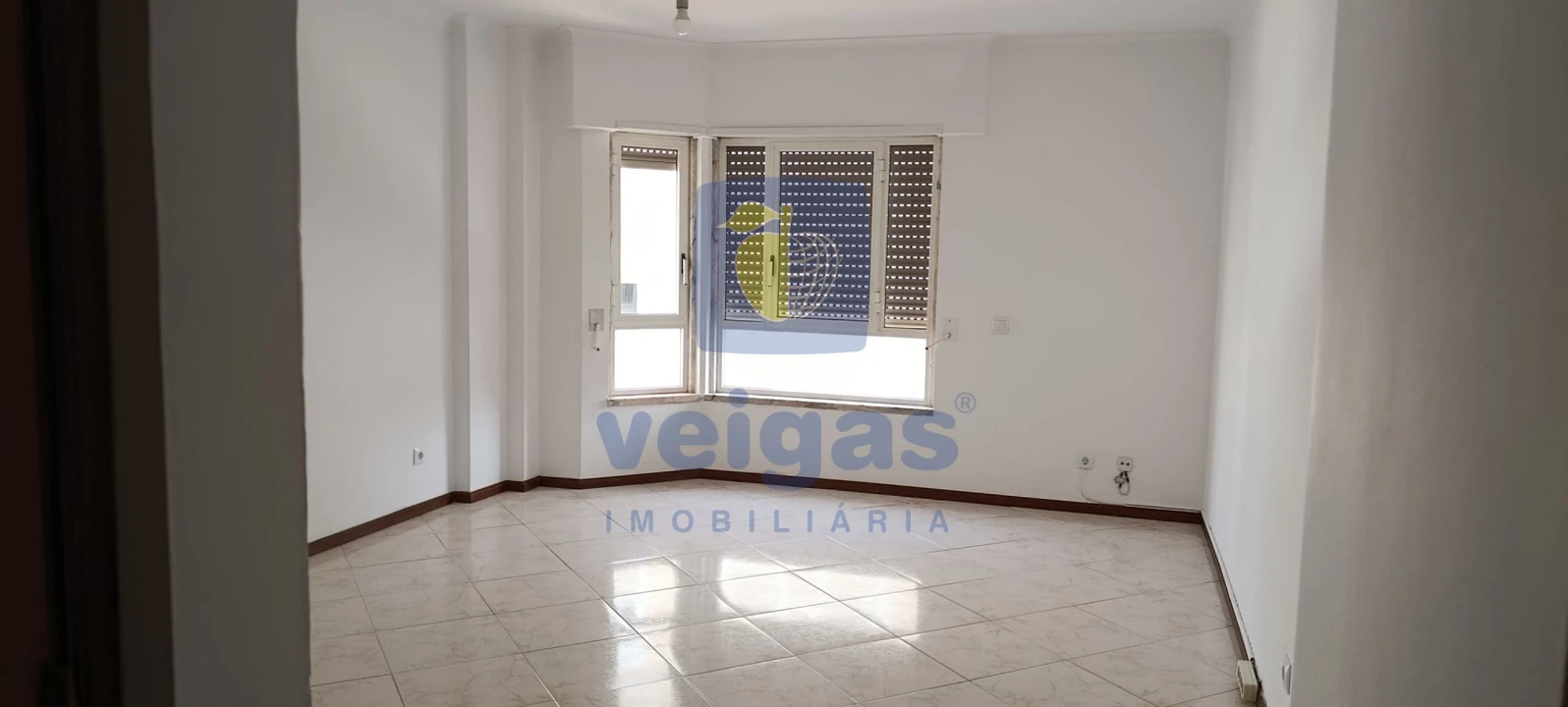 Apartamento T2 para Venda em Rio de Mouro Foto 7