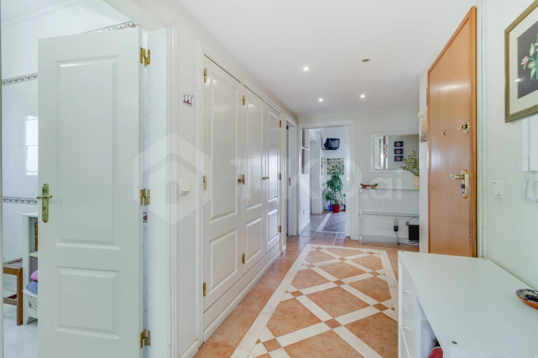 Apartamento T4 para Venda em Corroios Foto 1