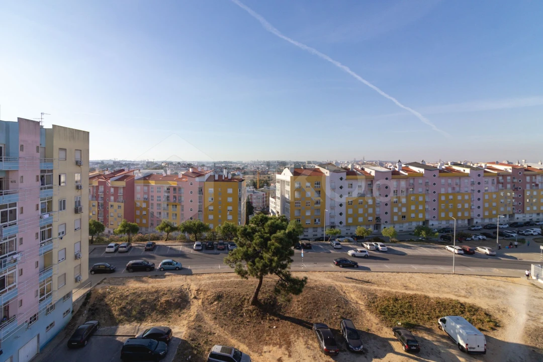 Apartamento T4 para Venda em Corroios Foto 44