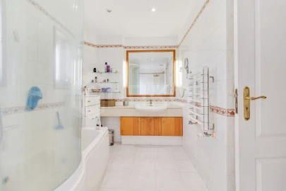 Apartamento T4 para Venda em Corroios