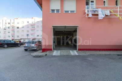 Apartamento T4 para Venda em Corroios