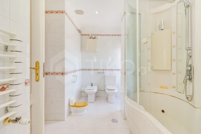 Apartamento T4 para Venda em Corroios