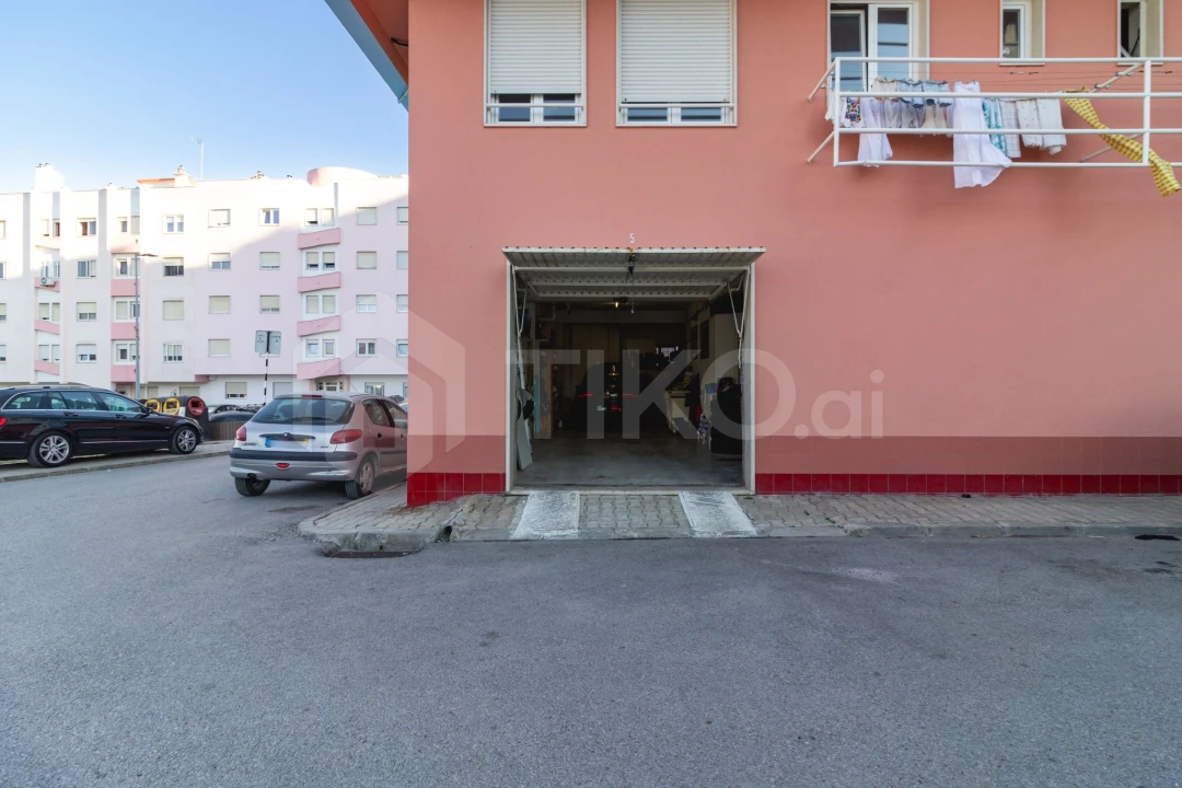 Apartamento T4 para Venda em Corroios Foto 51