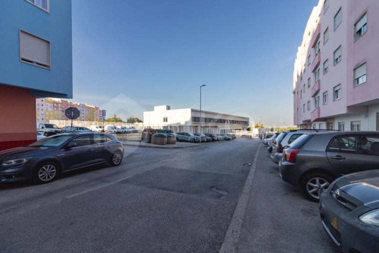 Apartamento T4 para Venda em Corroios Foto 53