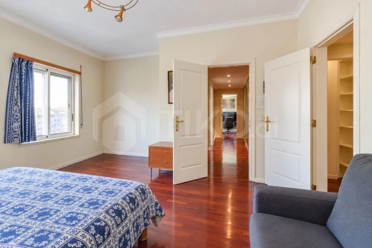Apartamento T4 para Venda em Corroios Foto 16